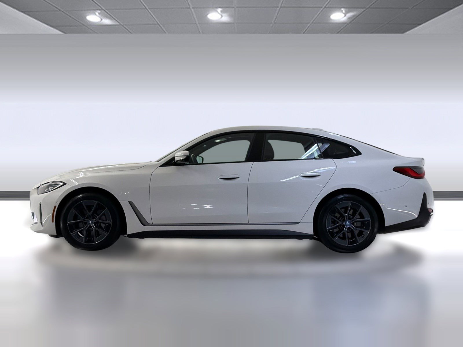 Used 2023 BMW i4 eDrive35 w/ Premium Package RWD image 2