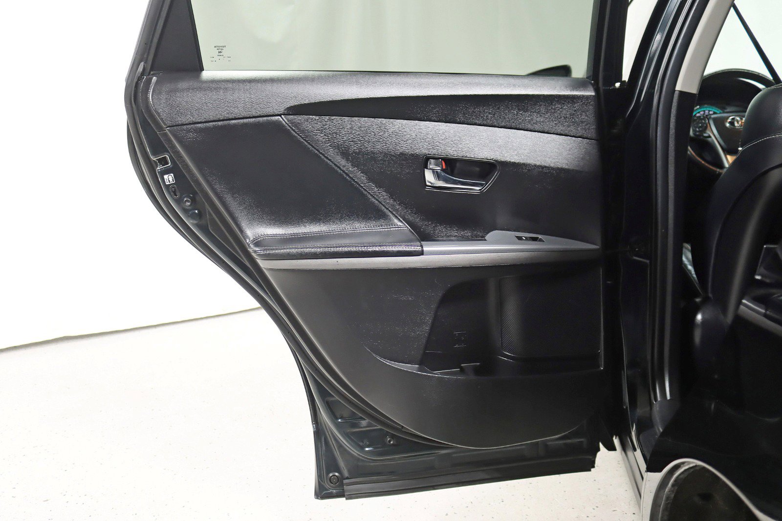 Used 2013 Toyota Venza XLE image 30