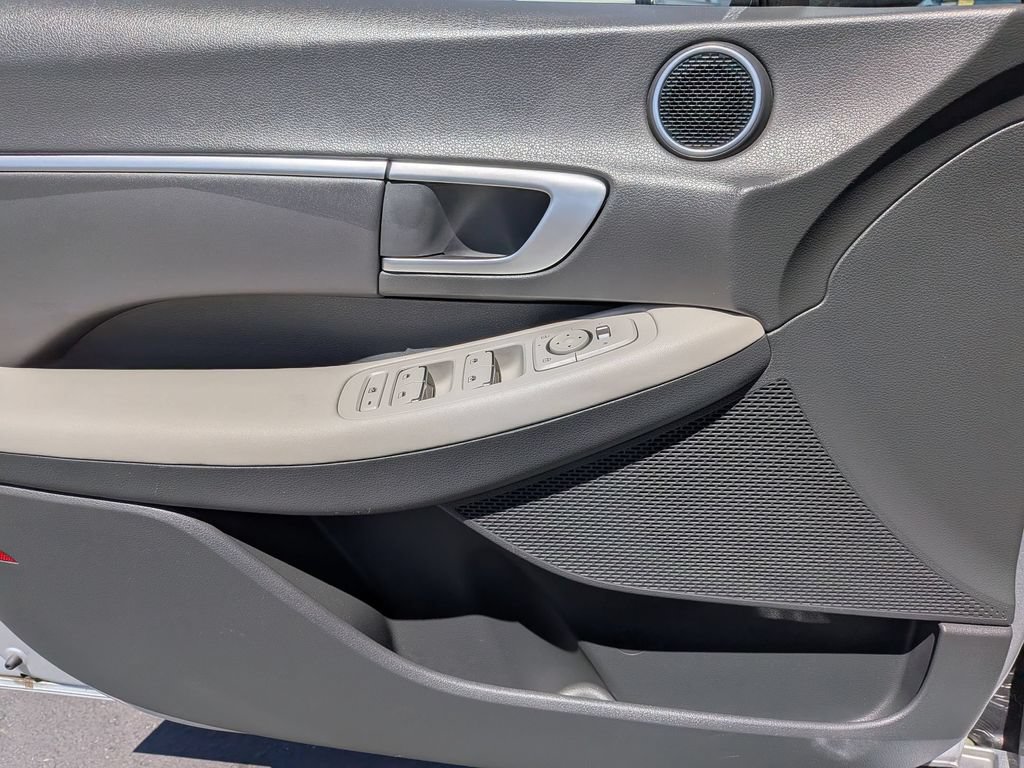 Used 2025 Hyundai Sonata SEL FWD image 11