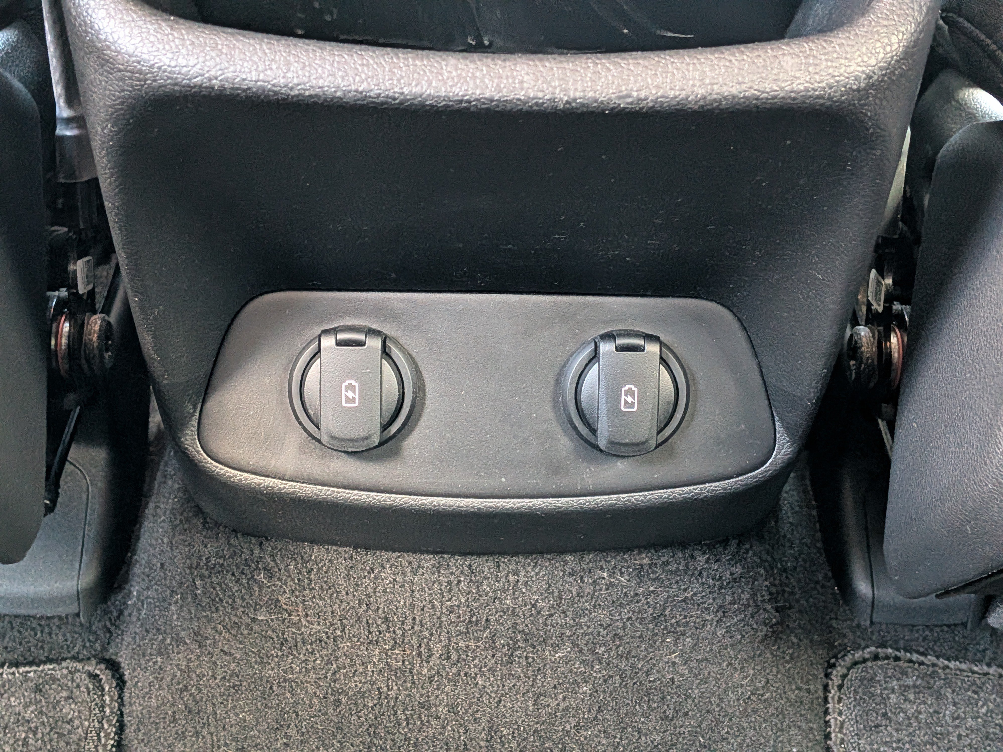 Used 2019 Hyundai Santa Fe SE AWD/4WD image 16