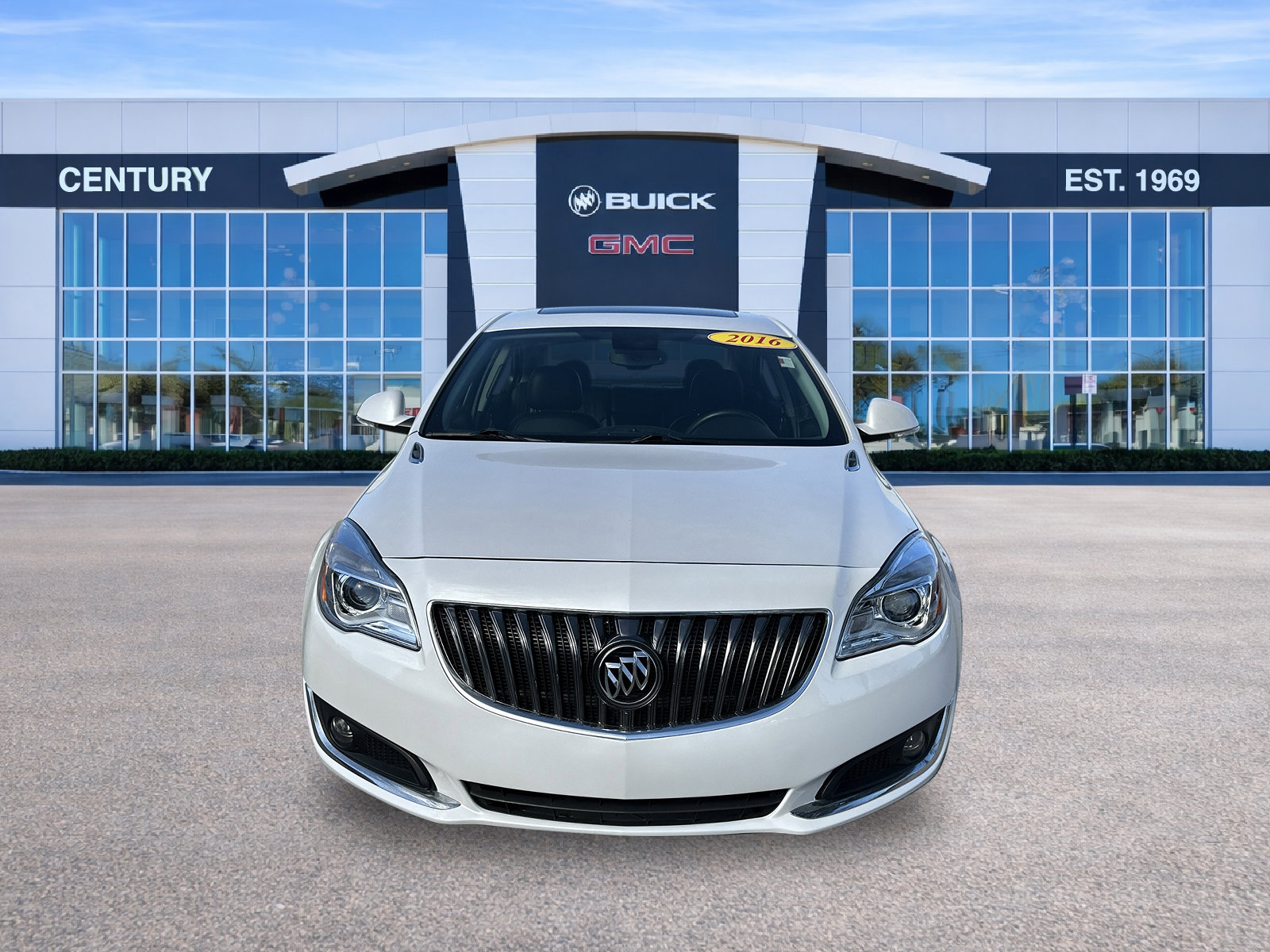 Used 2016 Buick Regal Premium image 2
