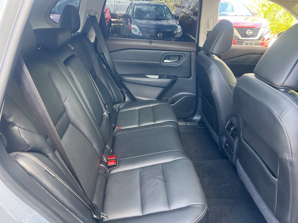 Used 2022 Nissan Rogue SL w/ SL Premium Package FWD image 16