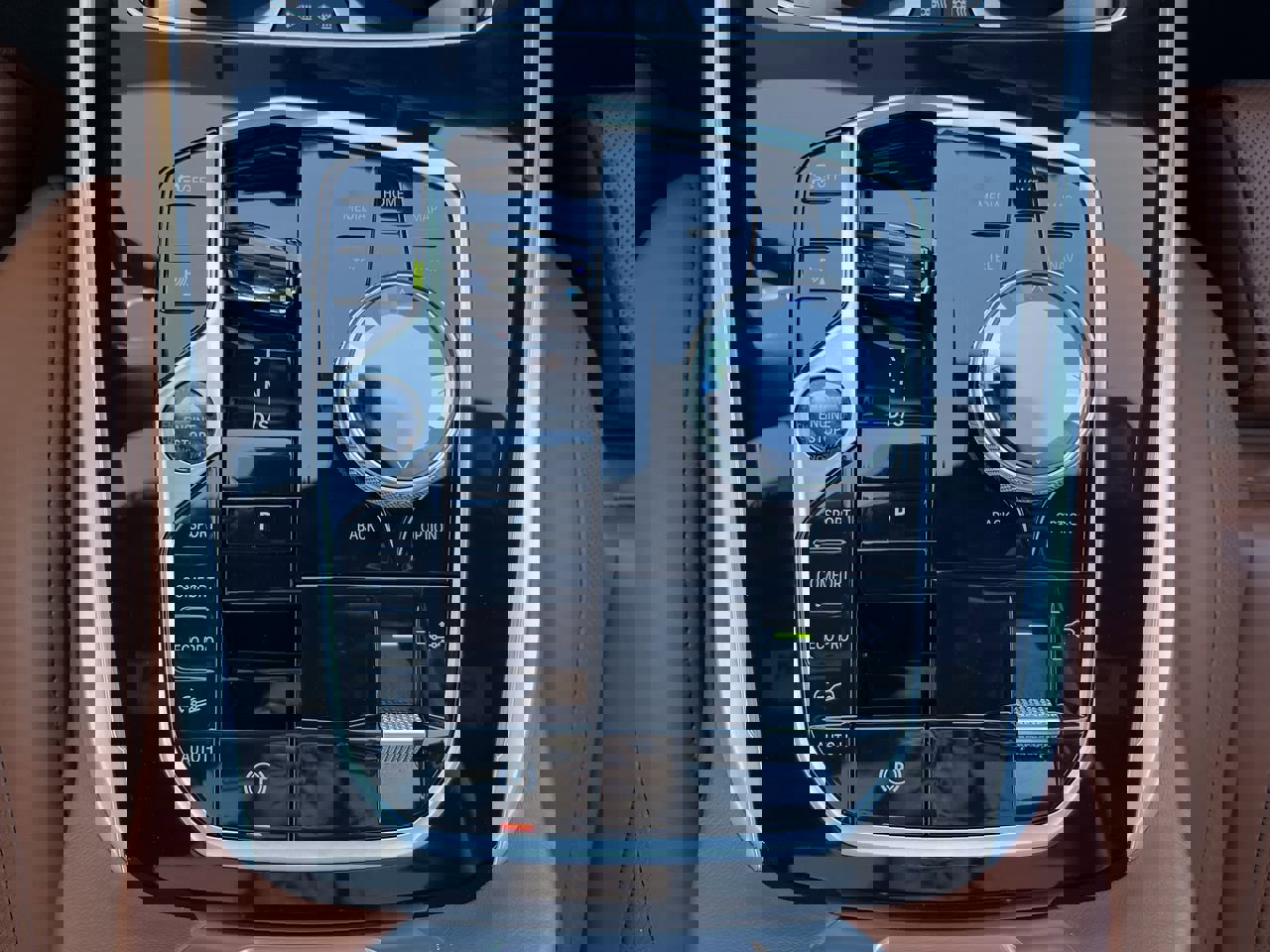 Certified 2023 BMW X7 M60i w/ Executive Package image 28