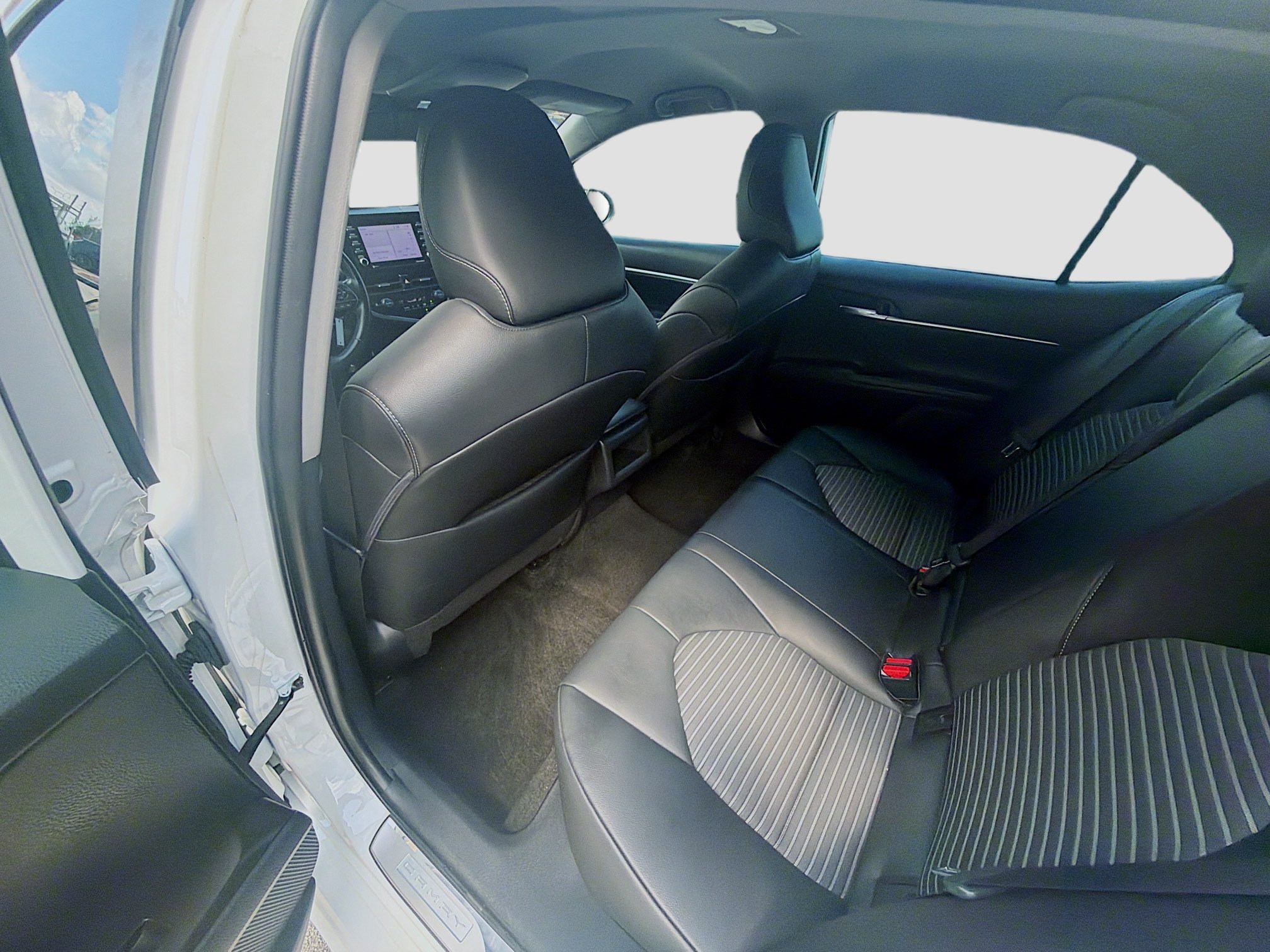 Used 2023 Toyota Camry SE FWD image 23