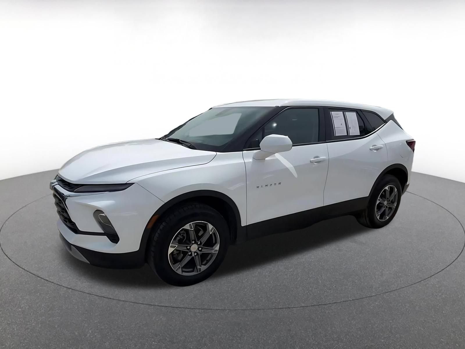 Used 2025 Chevrolet Blazer LT FWD image 8