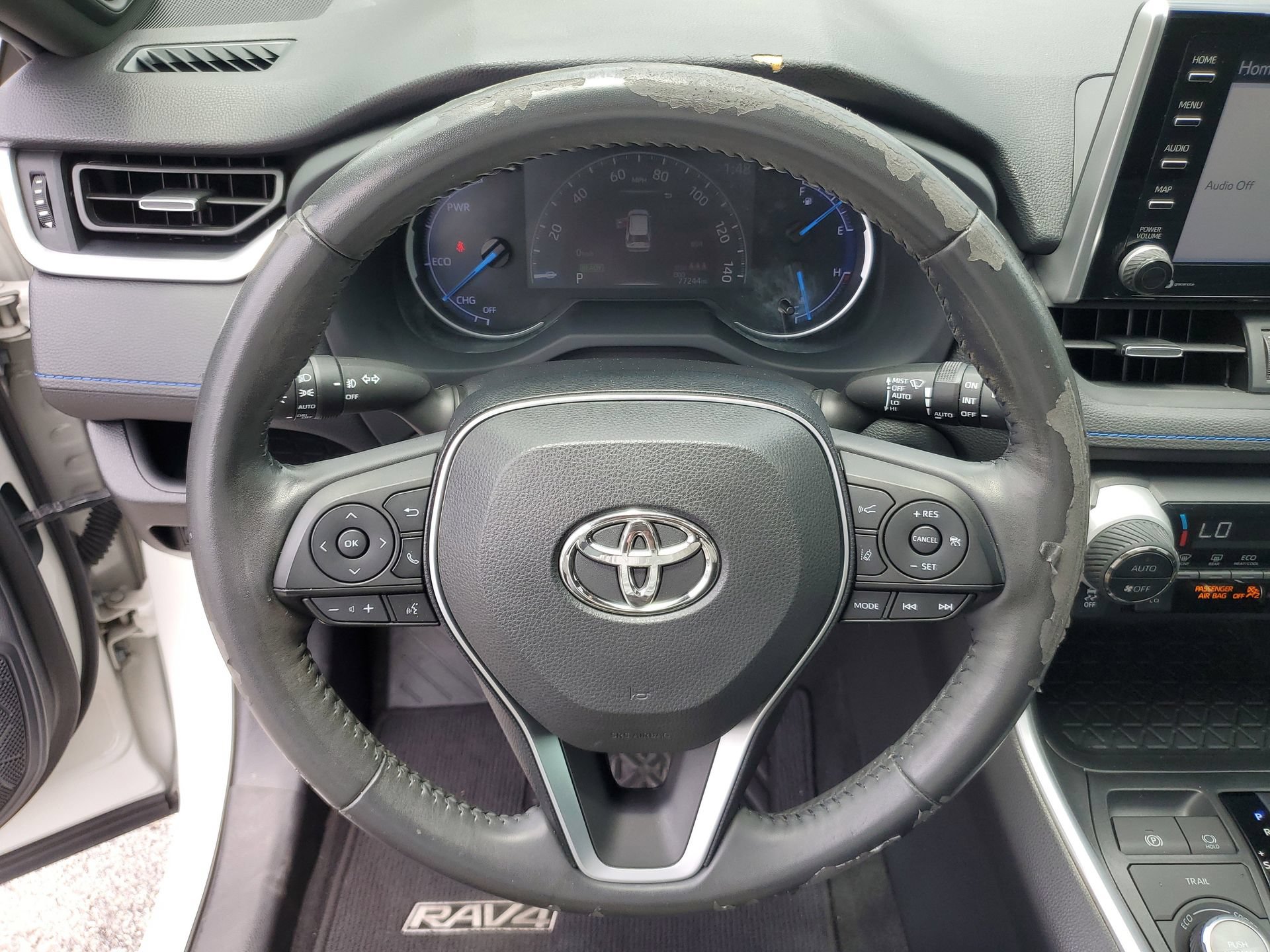 Used 2019 Toyota RAV4 XSE w/ XSE Weather Package AWD/4WD image 25