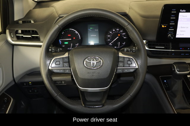 Used 2024 Toyota Sienna XLE AWD/4WD image 7