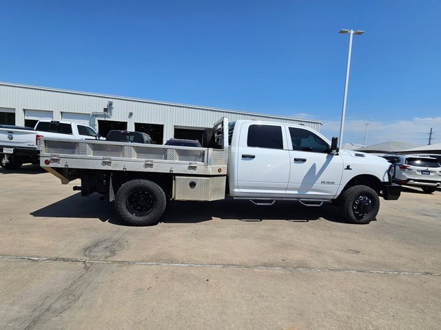Used 2020 RAM 3500 Tradesman w/ Chrome Appearance Group AWD/4WD image 4