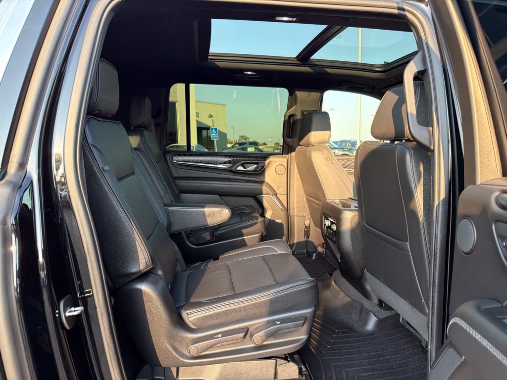 Used 2022 GMC Yukon XL Denali w/ Max Trailering Package AWD/4WD image 20