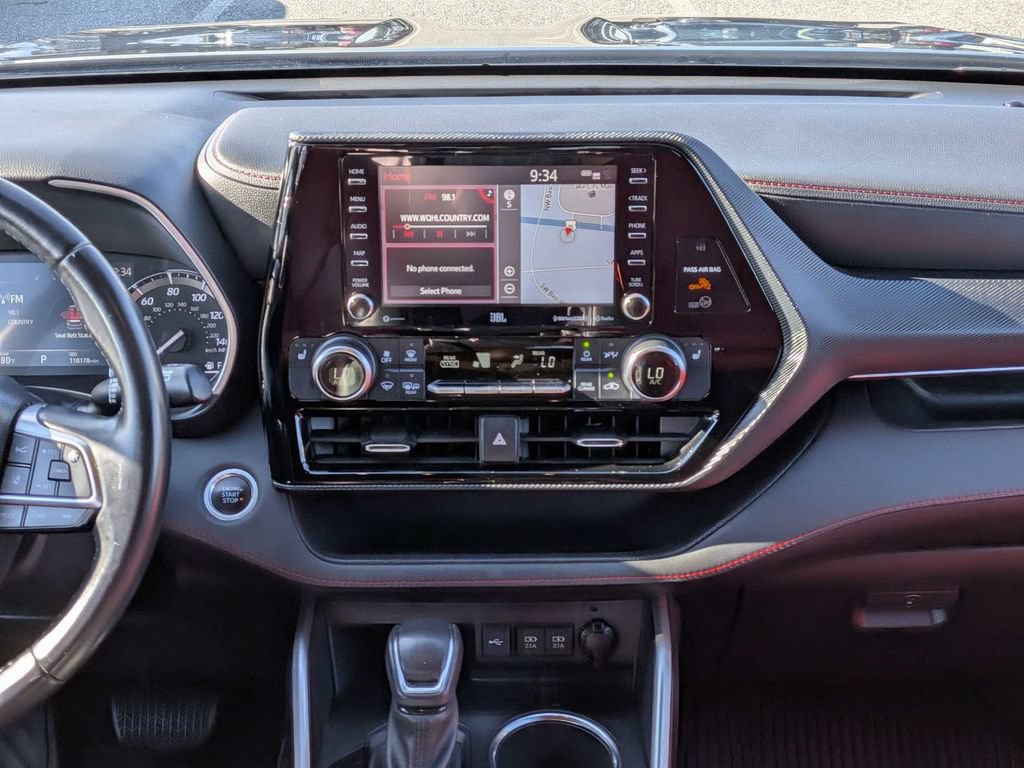 Used 2021 Toyota Highlander XSE FWD image 17