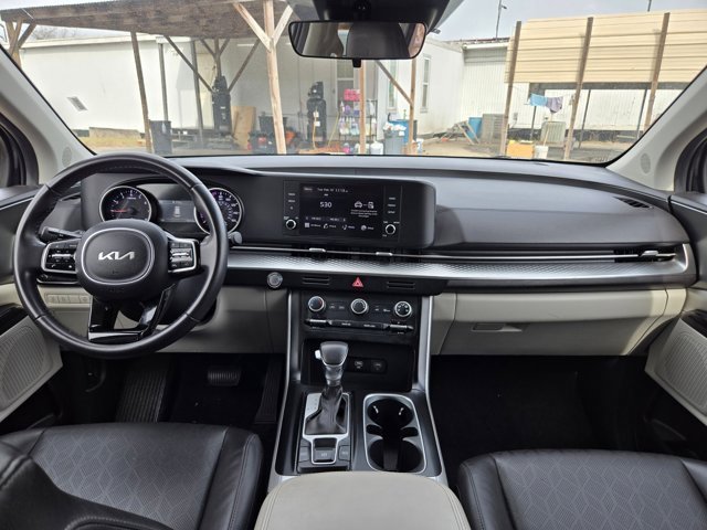 Used 2024 Kia Carnival LX image 24