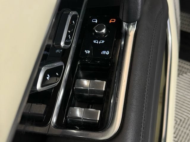 Used 2024 Land Rover Range Rover Autobiography AWD/4WD image 33