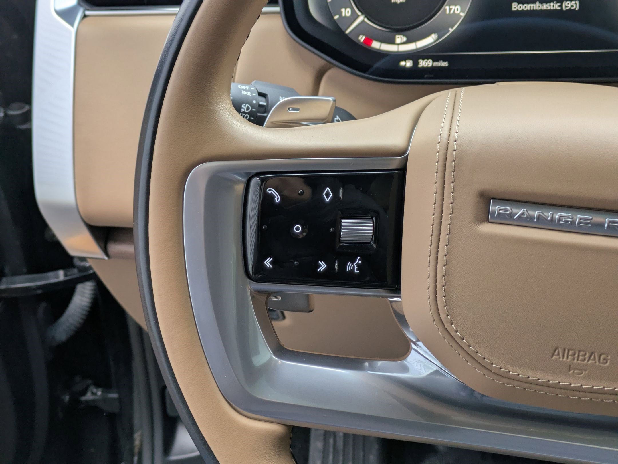 Certified 2023 Land Rover Range Rover SE image 19