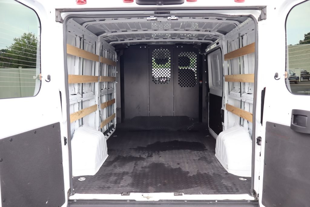 Used 2025 RAM ProMaster 2500 w/ U-Haul Equipment Group FWD image 17