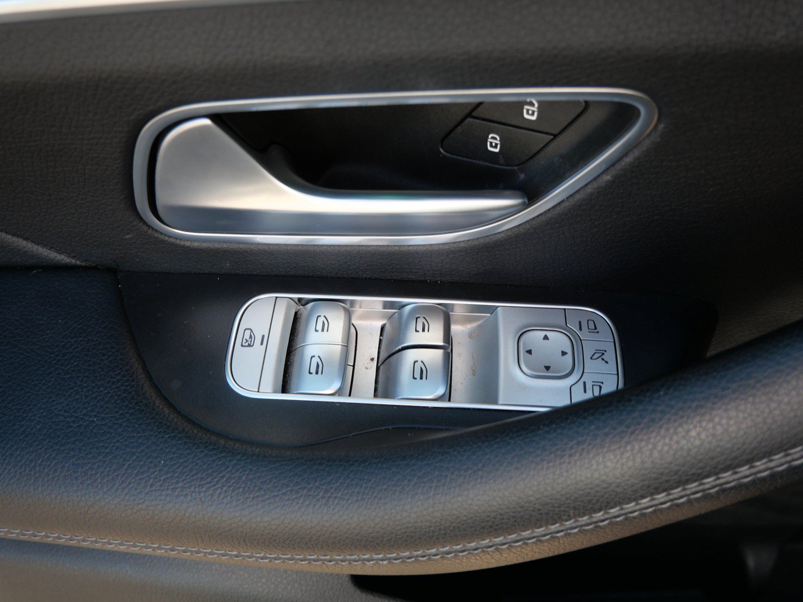 Used 2023 Mercedes-Benz GLS 450 4MATIC image 14