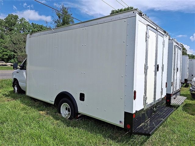 New 2024 Ford E-450 and Econoline 450 Super Duty w/ Driver's Safety Package RWD image 3