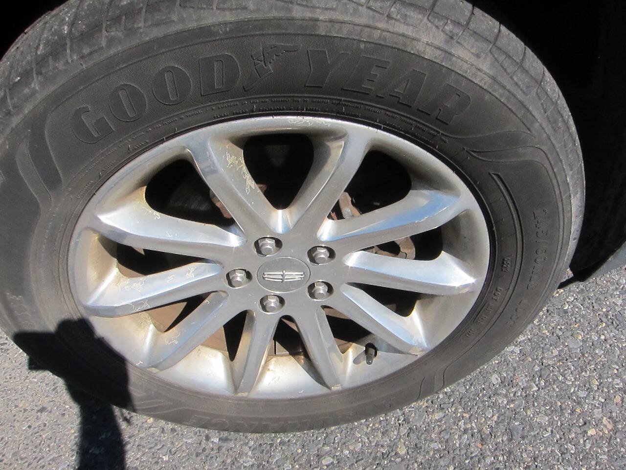 Used 2014 Lincoln MKX AWD w/ Equipment Group 102A image 6