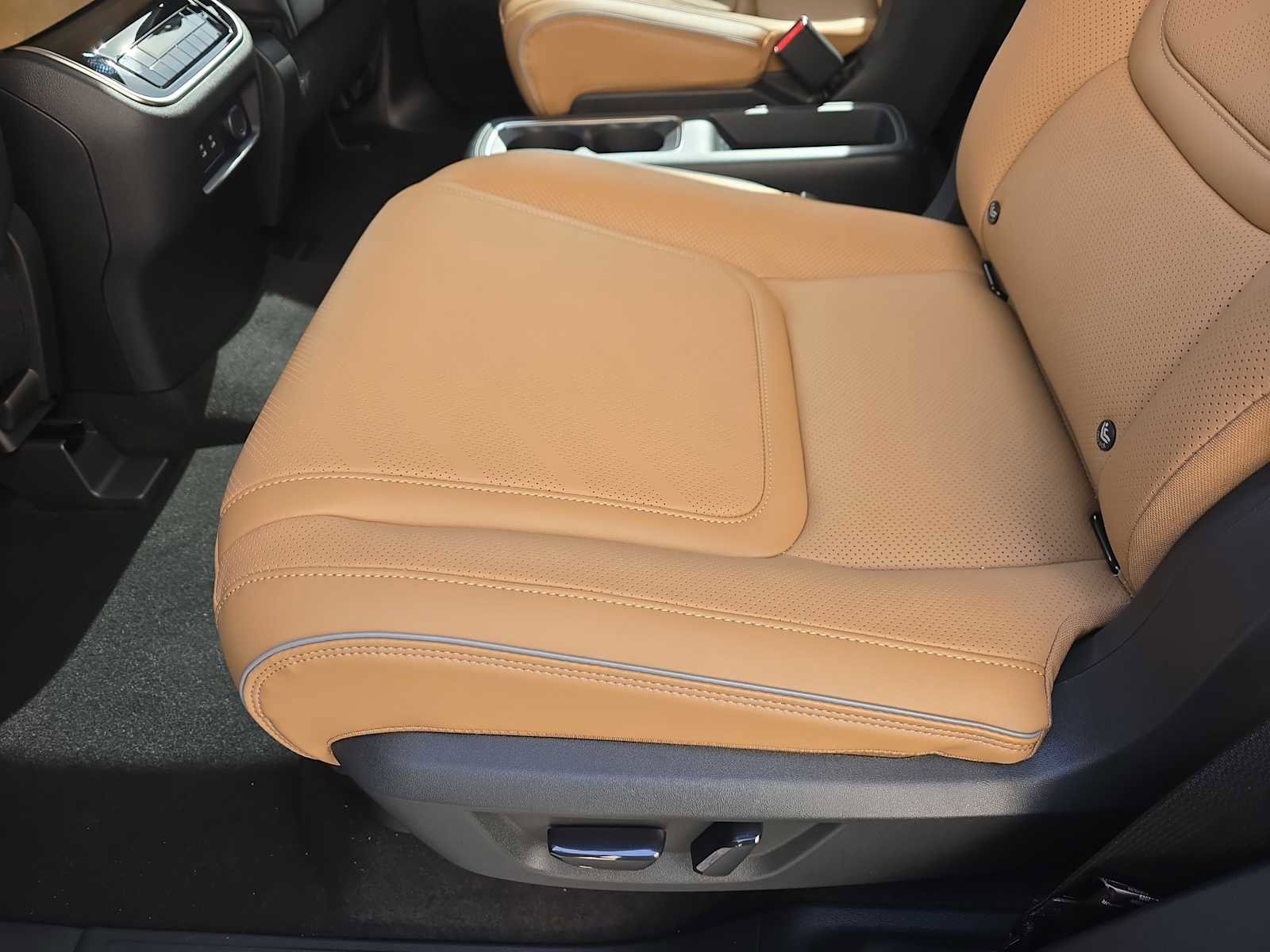 New 2026 INFINITI QX80 Luxe w/ Cargo Package image 13