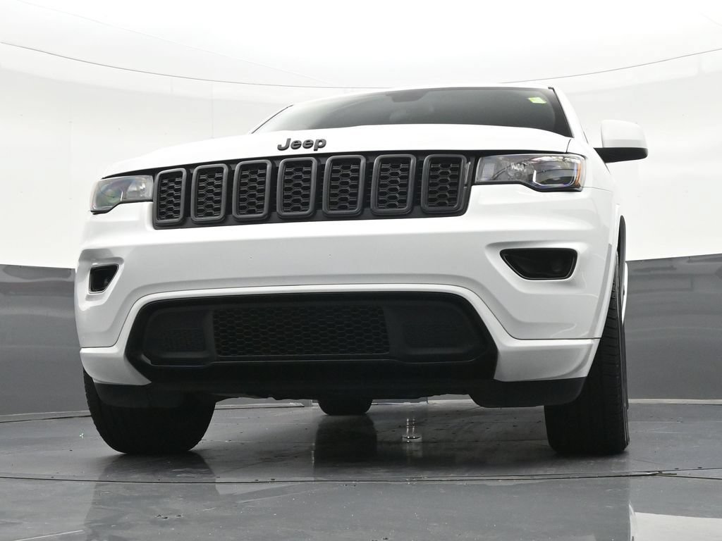 Used 2021 Jeep Grand Cherokee Laredo X RWD image 35