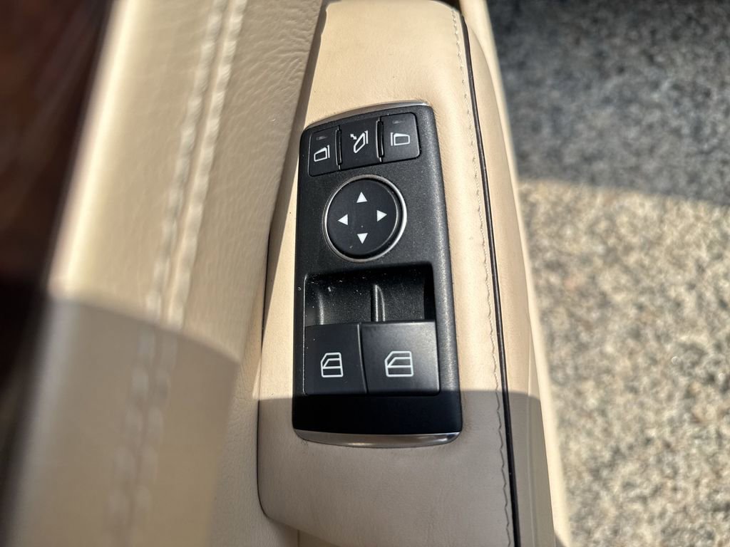 Used 2013 Mercedes-Benz SL 550 image 13