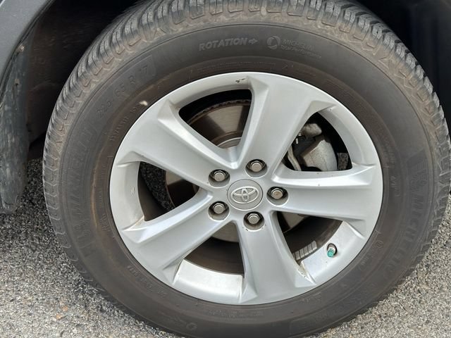 Used 2013 Toyota RAV4 XLE AWD/4WD image 15