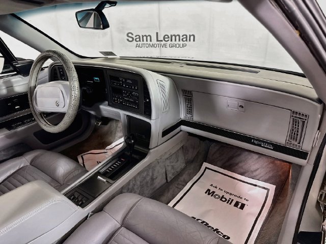 Used 1990 Buick Reatta Coupe FWD image 21