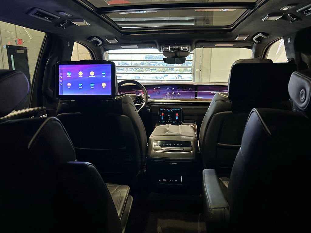 Used 2026 Cadillac Escalade Platinum Sport w/ LPO, ONYX Package AWD/4WD image 42