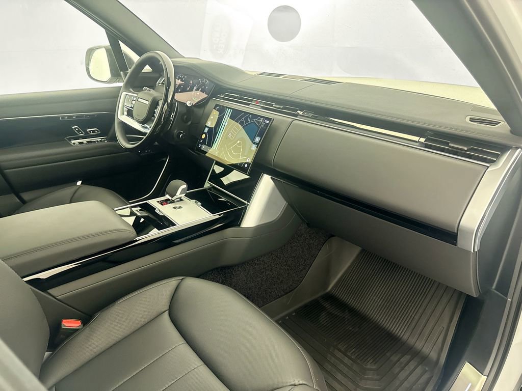 New 2026 Land Rover Range Rover SE image 30