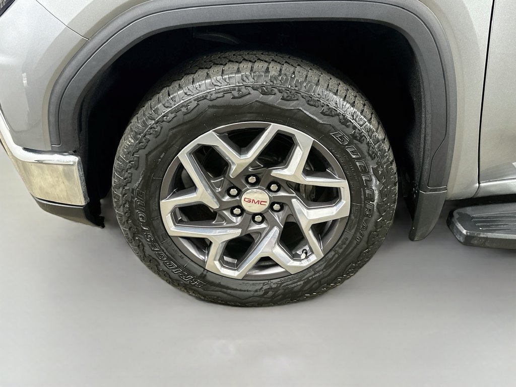 Used 2023 GMC Sierra 1500 SLT w/ SLT Premium Package AWD/4WD image 8