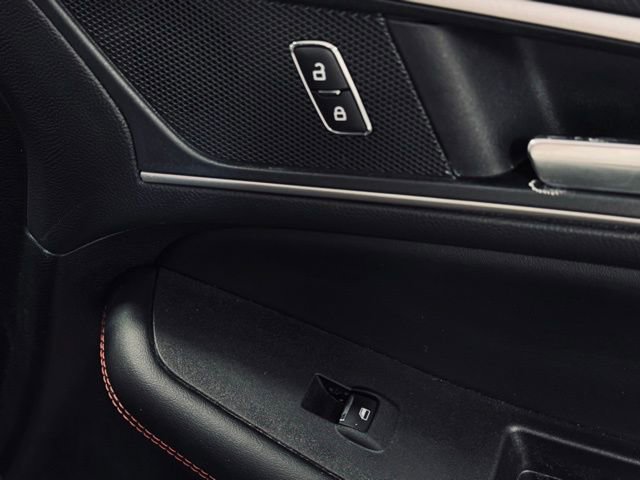 Used 2022 Ford Edge ST-Line w/ Class II Trailer Tow Package image 14