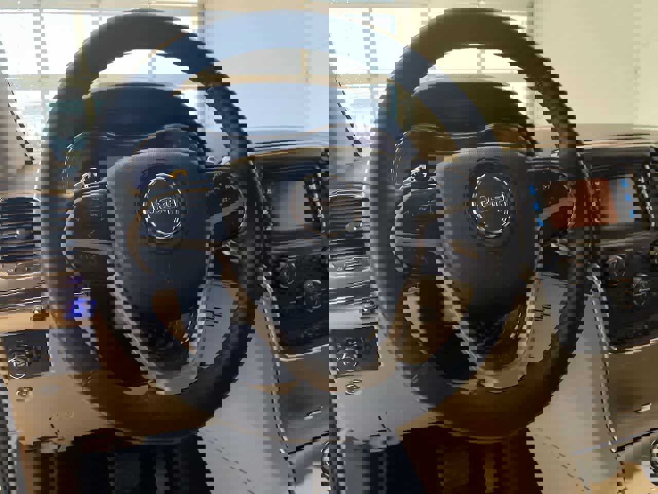 Used 2014 Jeep Grand Cherokee Limited image 14