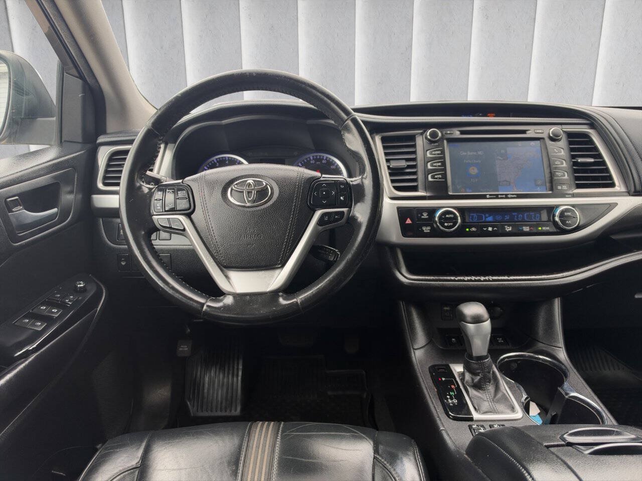 Used 2018 Toyota Highlander SE AWD/4WD image 14