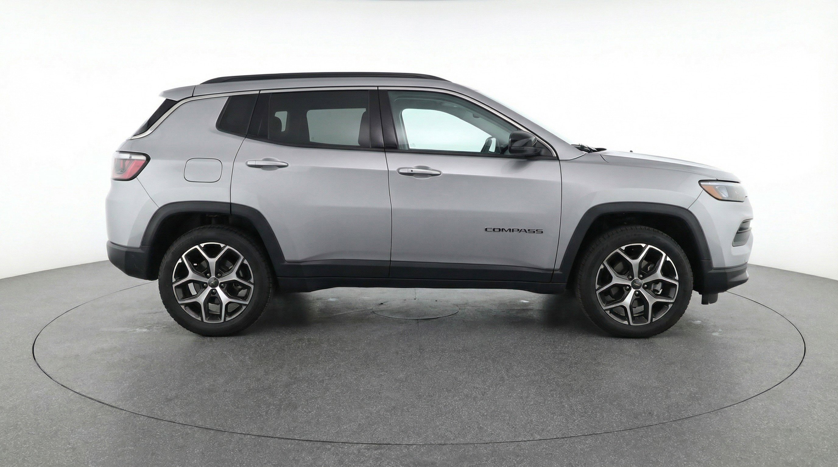 Used 2025 Jeep Compass Limited image 11