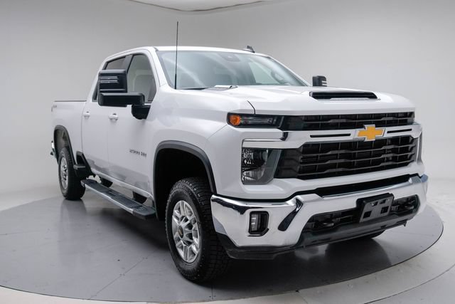 Used 2025 Chevrolet Silverado 2500 LT w/ Convenience Package AWD/4WD image 10
