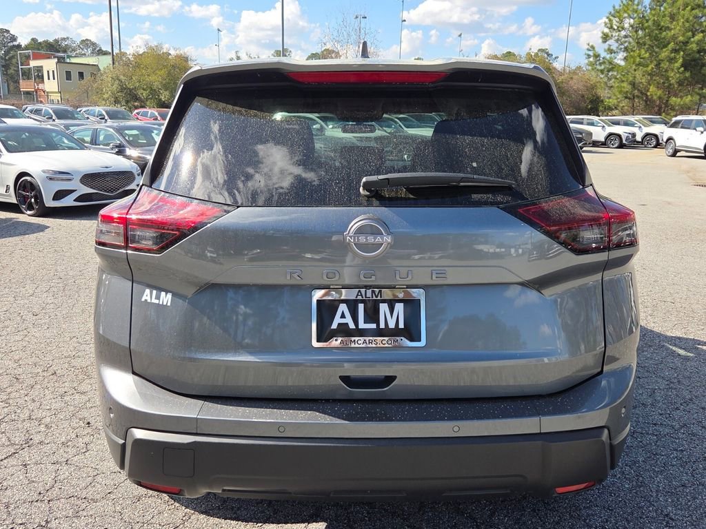 Used 2025 Nissan Rogue SV image 11