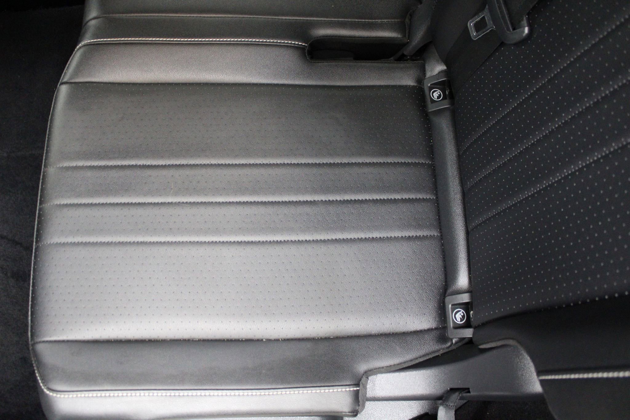 Used 2022 Volkswagen Tiguan SE R-Line image 15