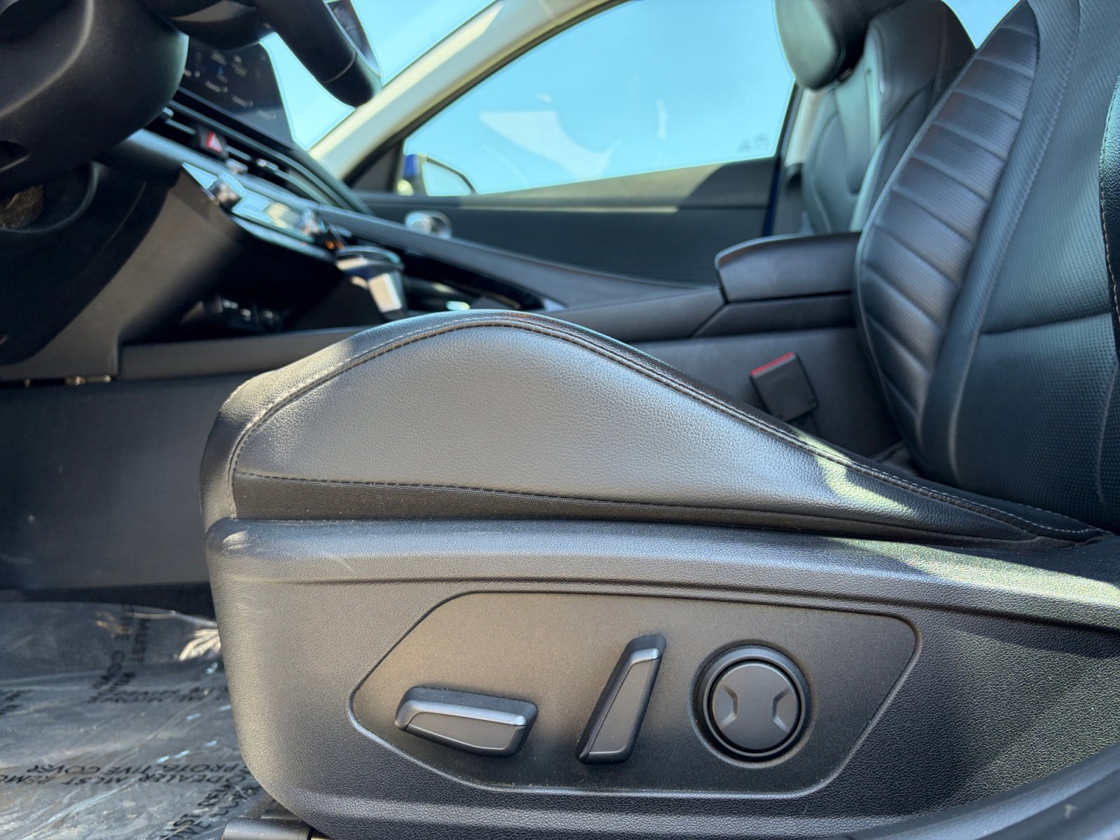 Used 2023 Hyundai Elantra Limited FWD image 21