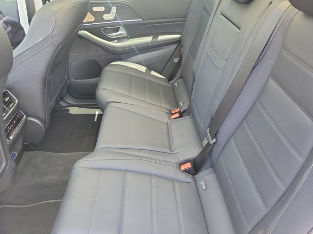 Used 2025 Mercedes-Benz GLS 450 4MATIC image 14