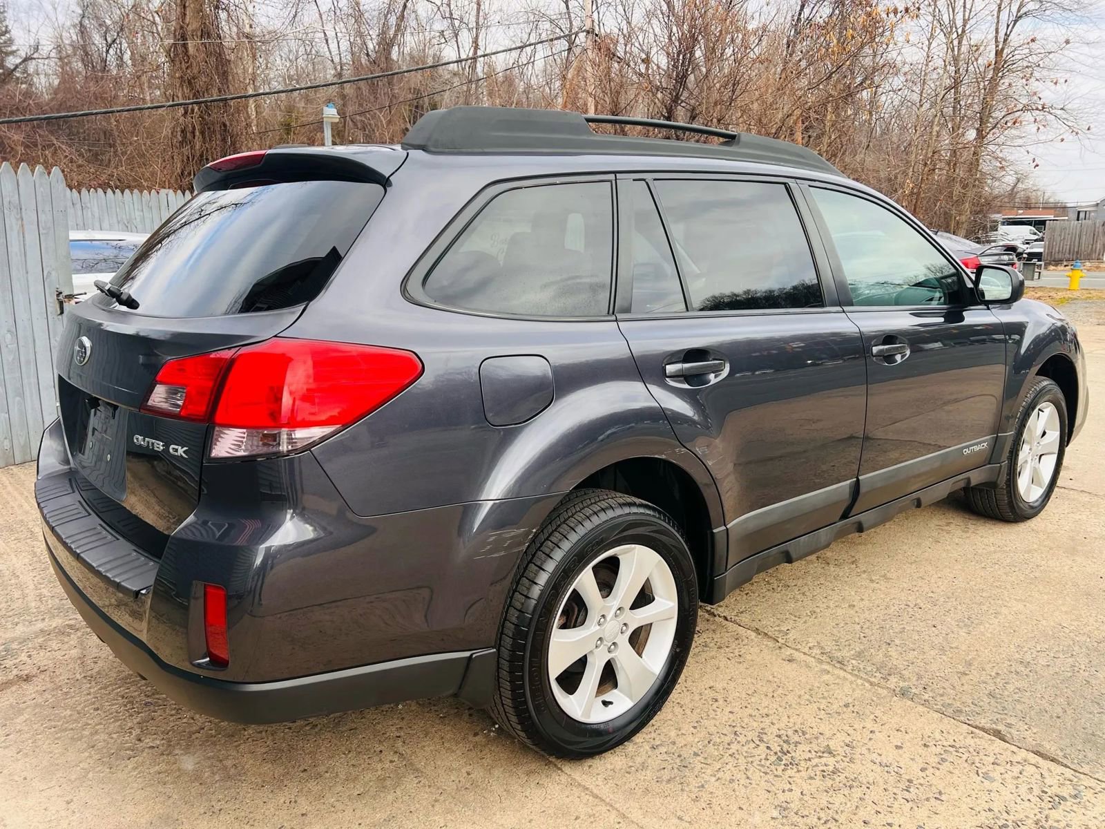 Used 2013 Subaru Outback 2.5i Premium w/ All-Weather Pkg image 9