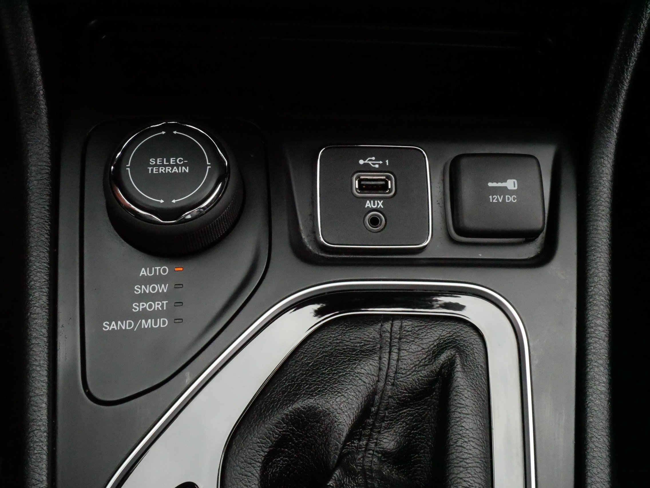 Used 2023 Jeep Cherokee Altitude Lux AWD/4WD image 28
