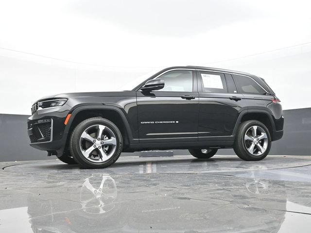 Used 2026 Jeep Grand Cherokee Limited w/ Luxury Tech Group II AWD/4WD image 60