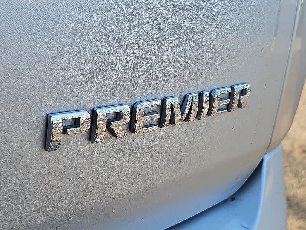 Used 2021 Chevrolet Traverse Premier FWD image 33