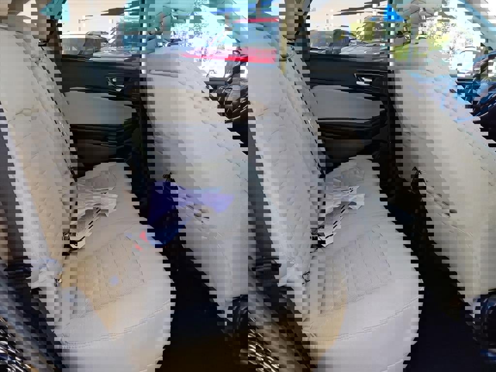 Certified 2024 Ford Edge SE image 14