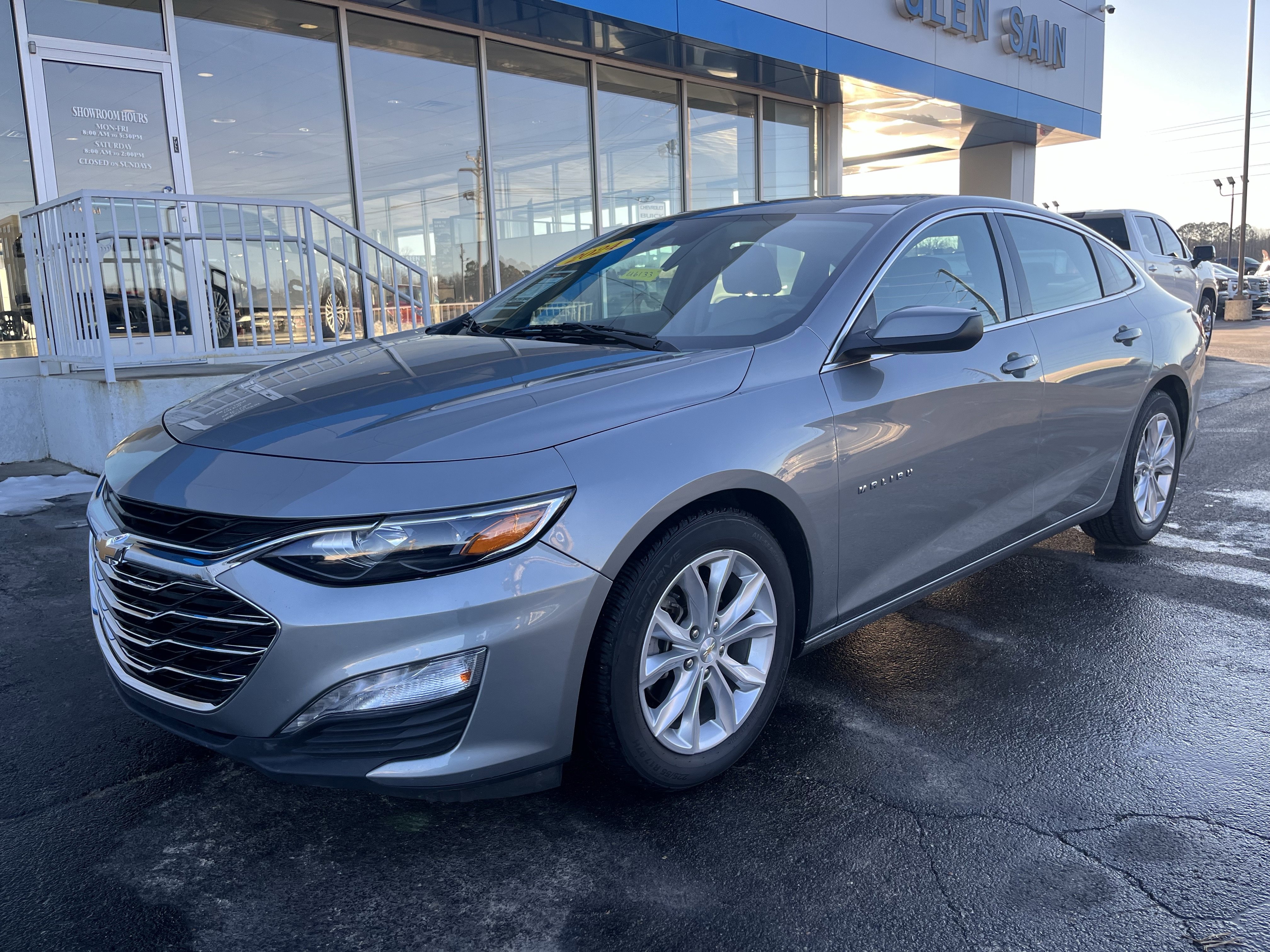 Used 2024 Chevrolet Malibu LT image 1