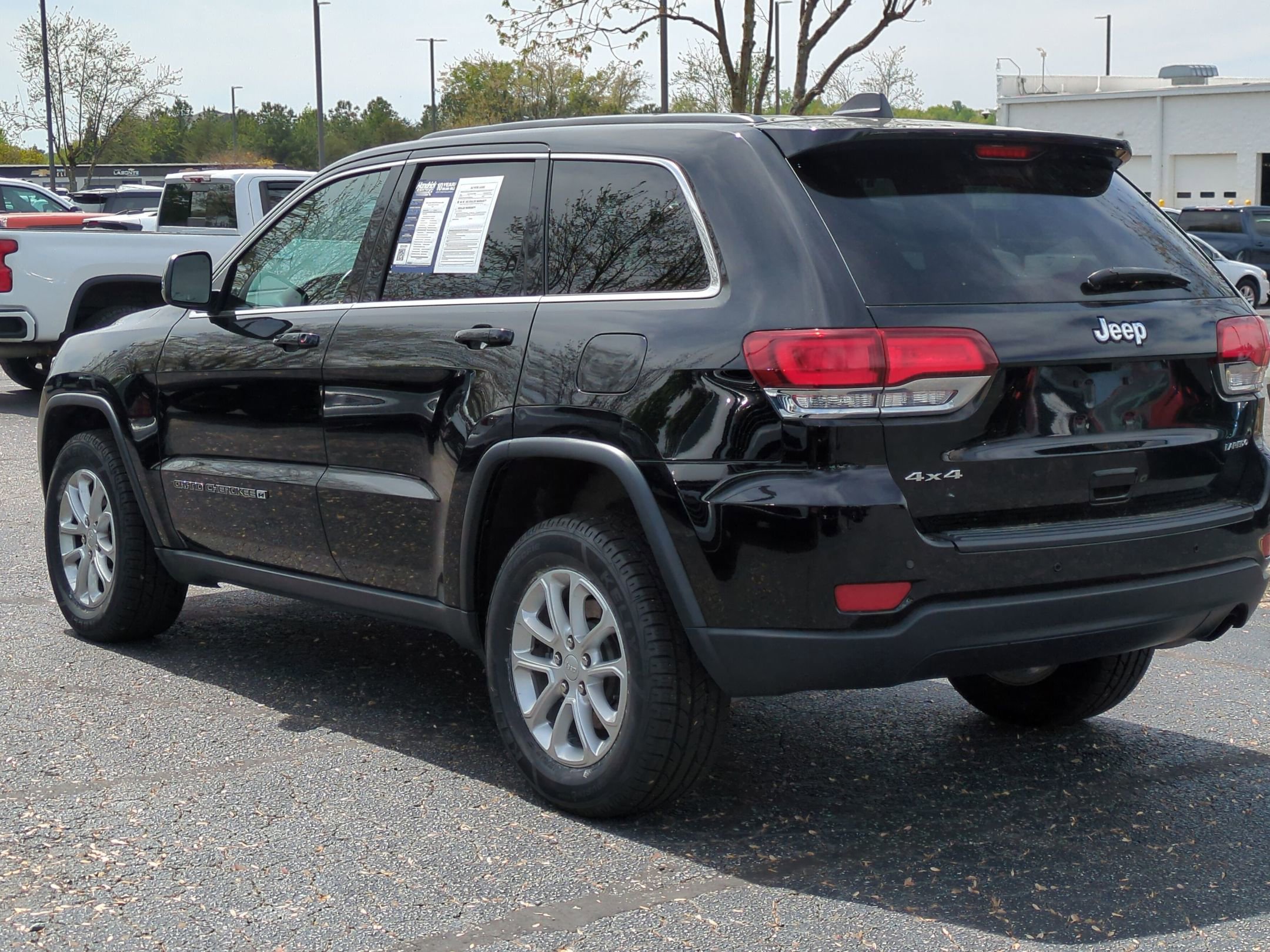 Used 2022 Jeep Grand Cherokee Laredo E image 7
