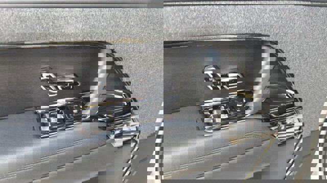 Used 2023 Land Rover Range Rover Sport SE image 22