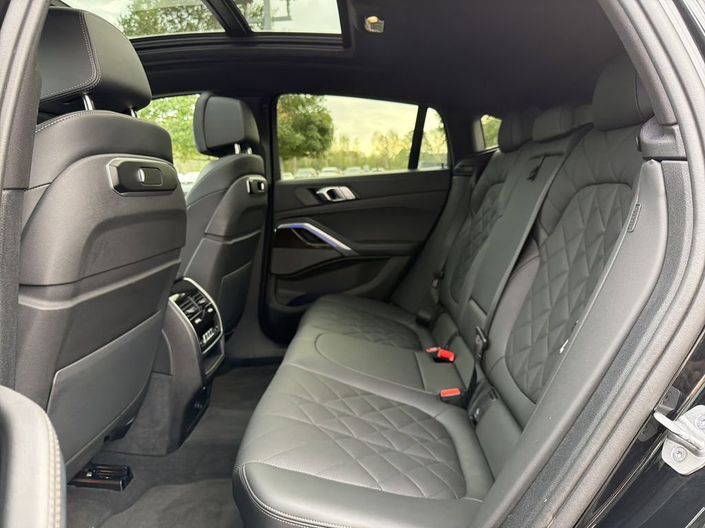 Used 2025 BMW X6 xDrive40i image 13