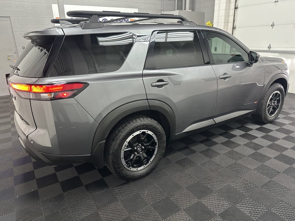 Used 2025 Nissan Pathfinder Rock Creek AWD/4WD image 11