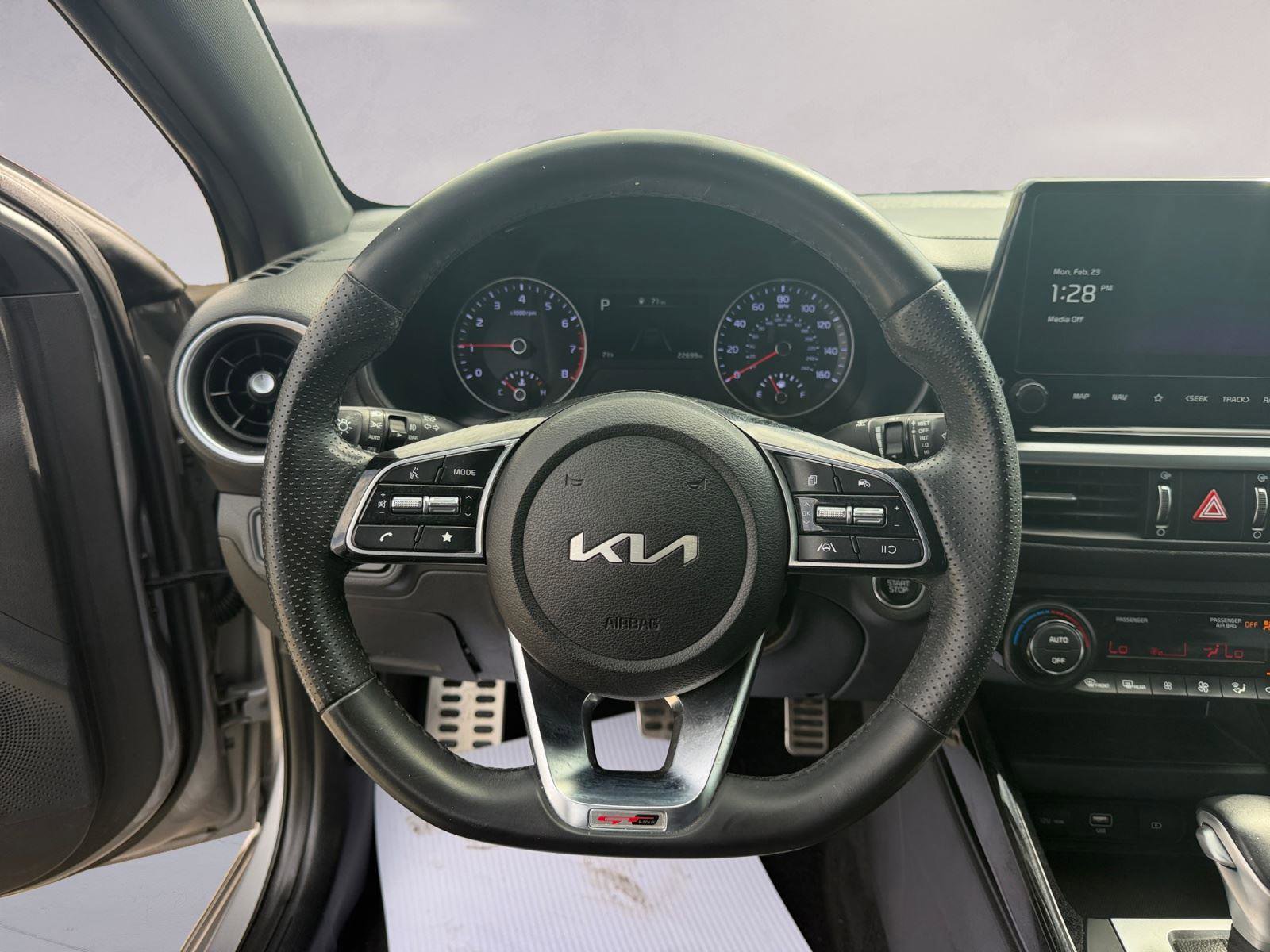 Used 2023 Kia Forte GT-Line image 12