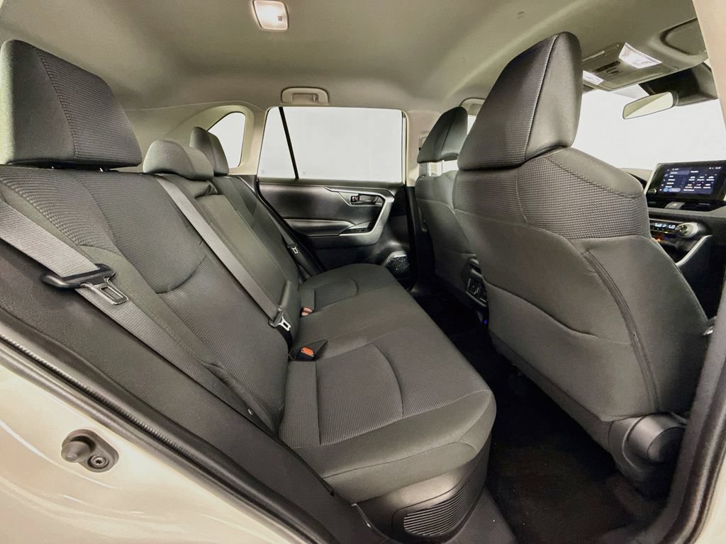 Certified 2024 Toyota RAV4 LE AWD/4WD image 28